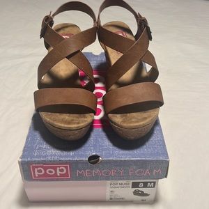 Wedge Chris Cross Straps
